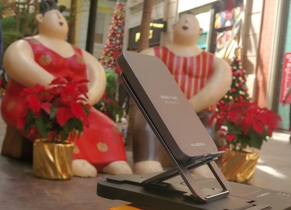 Super Slim Magnetic 15W Fast Wireless Power Bank